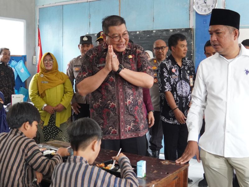 Pemkab Malang uji coba makan bergizi gratis di SDN Penarukan, dukung program nasional ciptakan generasi hebat Indonesia Emas 2045.