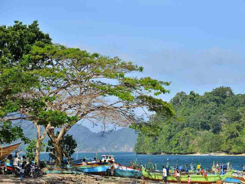 Pantai Sendang Biru