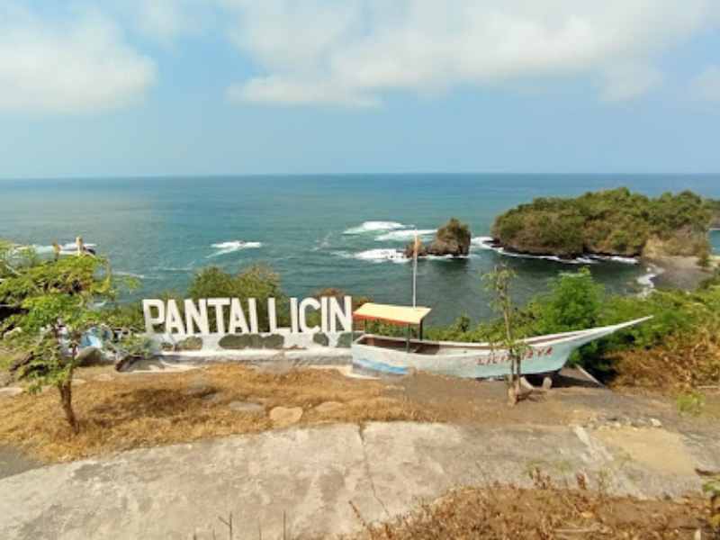 Pantai Licin Malang