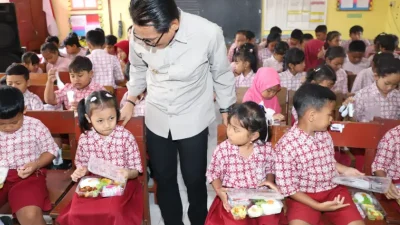 Pj Bupati Heru Suseno Dukung Program Makan Bergizi di Tulungagung