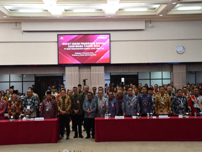 PJ Bupati Heru Suseno Hadiri RUPSLB Bank Jatim. Sumber : Istimewa.