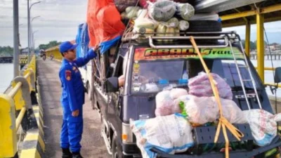 Sopir Pickup Overload di Pelabuhan Jangkar (15/12/2024). Sumber : Istimewa.