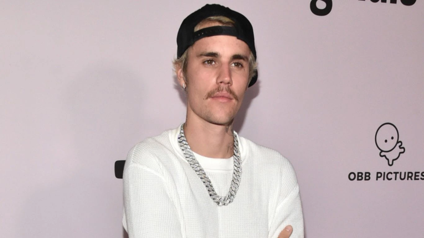 Justin Bieber kembali ke dunia musik setelah empat tahun vakum. Persiapkan karya baru dan tur besar, Justin memulai era baru tanpa Scooter Braun di sisinya.