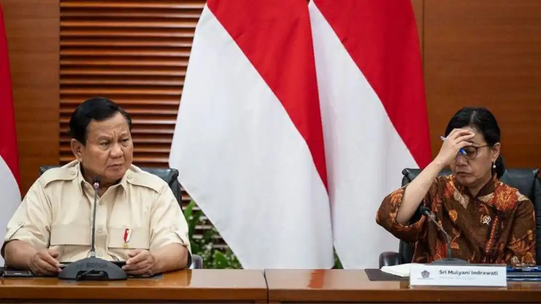 Presiden Prabowo Subianto memutuskan kenaikan tarif PPN menjadi 12% hanya berlaku untuk barang mewah, menegaskan komitmen pemerintah untuk pro-rakyat.