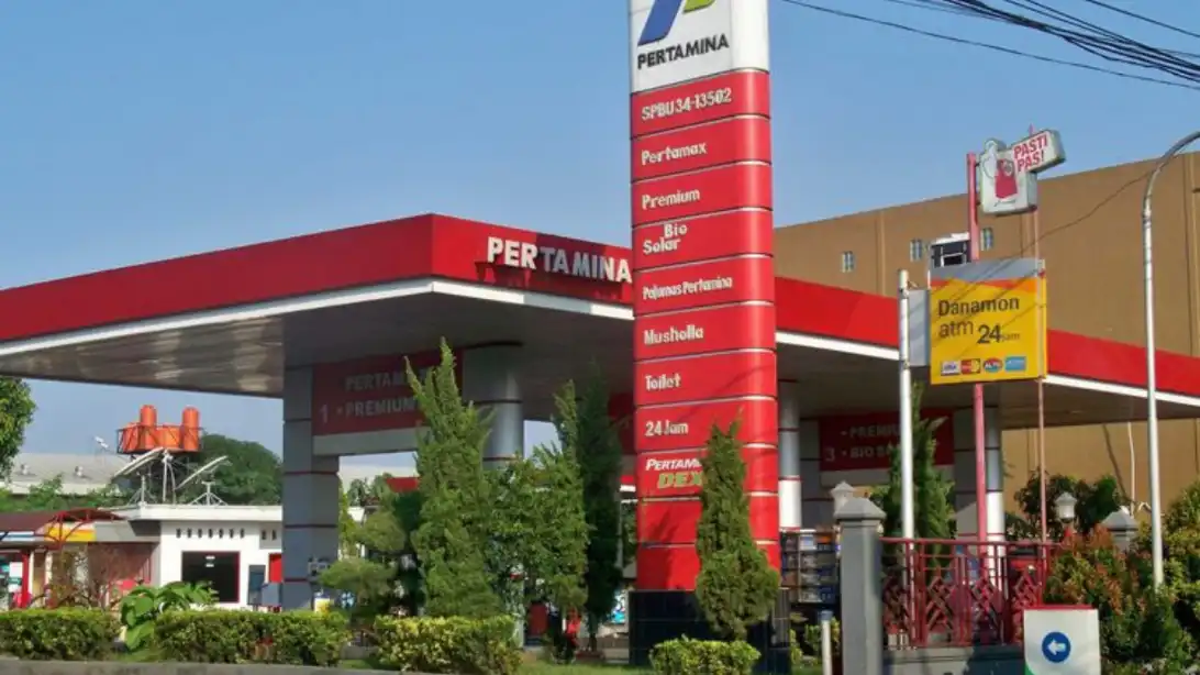 Mulai 1 Januari 2025, harga BBM nonsubsidi Pertamina naik. Ketahui rincian harga terbaru dan alasan kenaikan harga BBM ini.