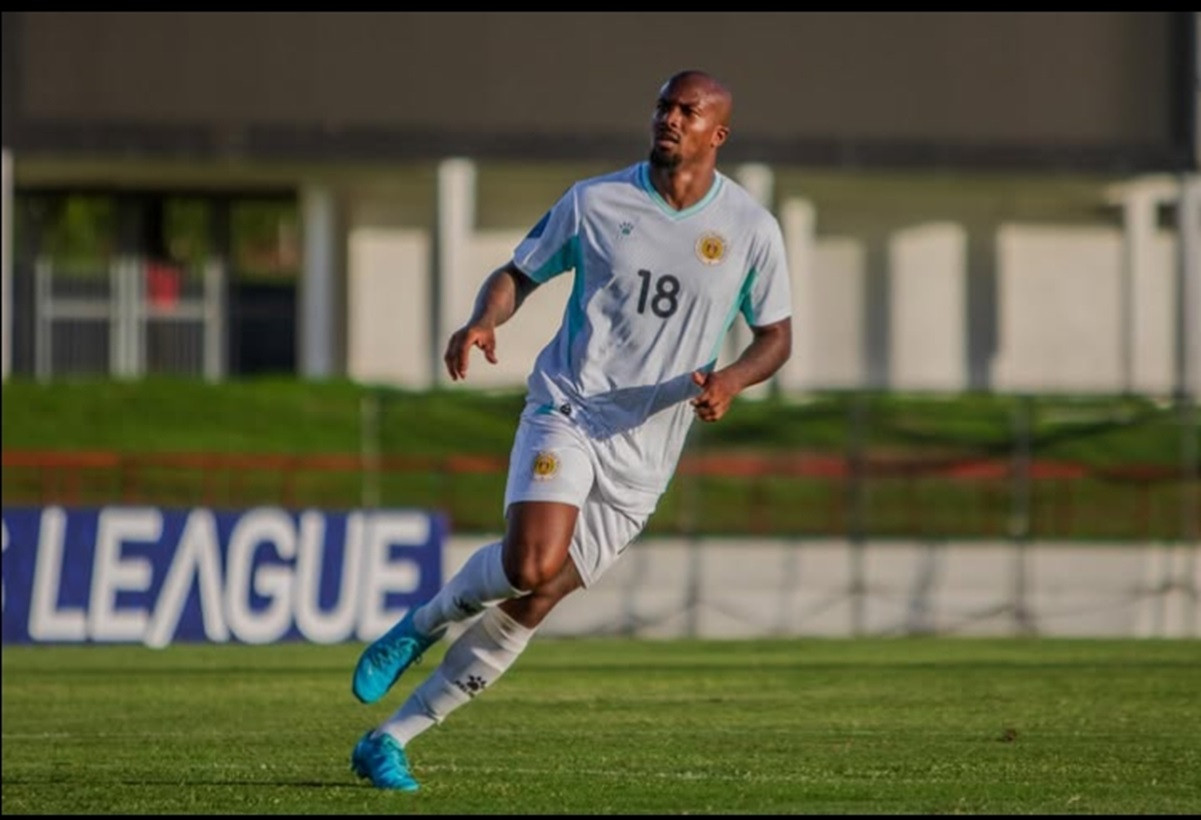 Persib Bandung resmi mendatangkan Gervane Kastaneer, penyerang sayap Timnas Curacao. Siap bawa Persib juara Liga 1 lagi!