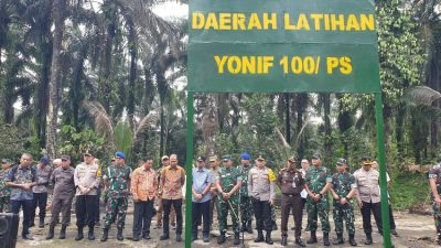 Pangdam I Bukit Barisan, Mayjen Rio Firdianto, di lokasi bekas sarang narkoba yang kini dijadikan tempat latihan prajurit Batalyon Infanteri 100/Raider, Desa Emplasmen Kwala Mencirim, Langkat, Sumut.