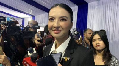 Raline Shah Tampil Memukau di Pelantikan Staf Khusus! Simak Gaya Modisnya dan Rencana Ambisiusnya!