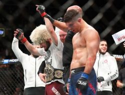 Khabib Nurmagomedov Dikeluarkan dari Pesawat, Frontier Airlines Buka Suara!