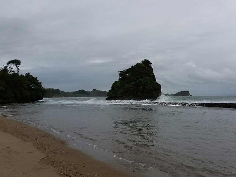 Pantai Parang Dowo