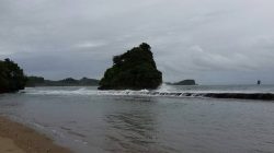 Pantai Gatra, Permata Tersembunyi di Malang Selatan!