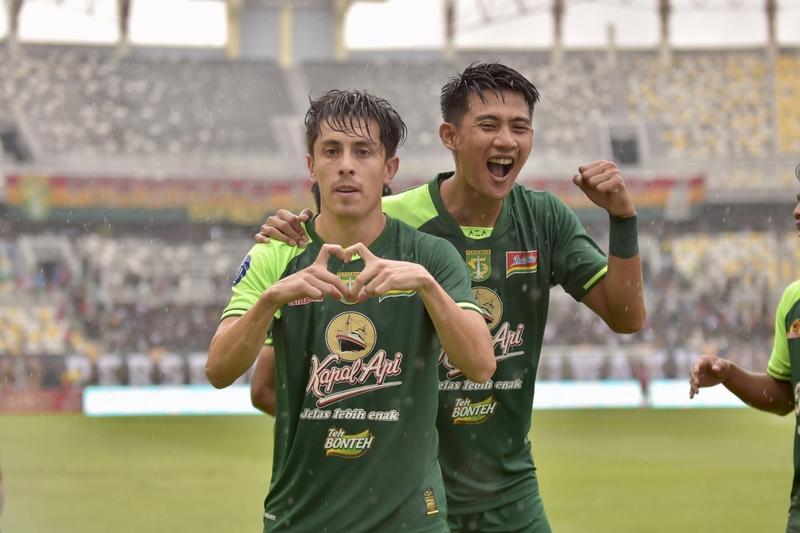 Bruno Gagal Penalti, Persebaya Ditahan Imbang Malut United di Babak Pertama