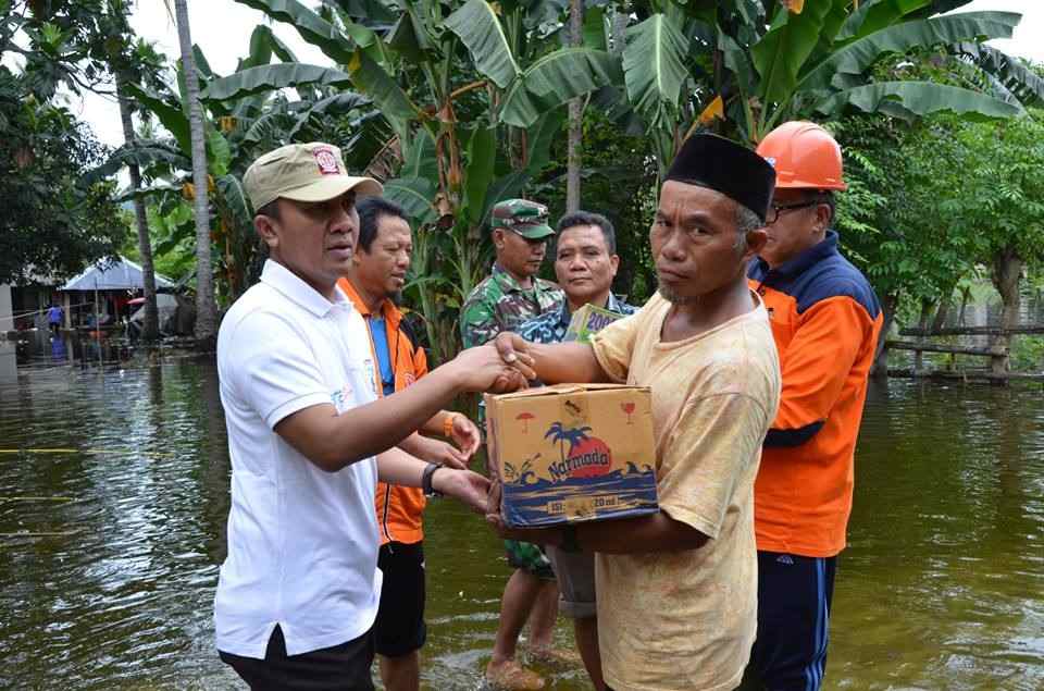 Banjir Rendam Lombok Barat: Ratusan Rumah Terendam, Hujan Masih Mengguyur